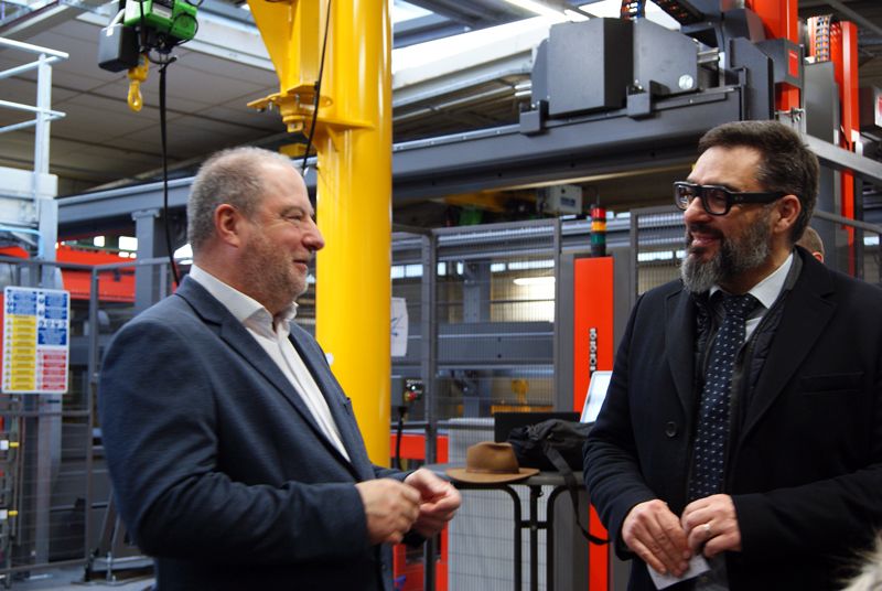 Guy Siebert, Président de Mercedes Benz Trucks France et Hugues Cousseau, Directeur Général de Bystronic France