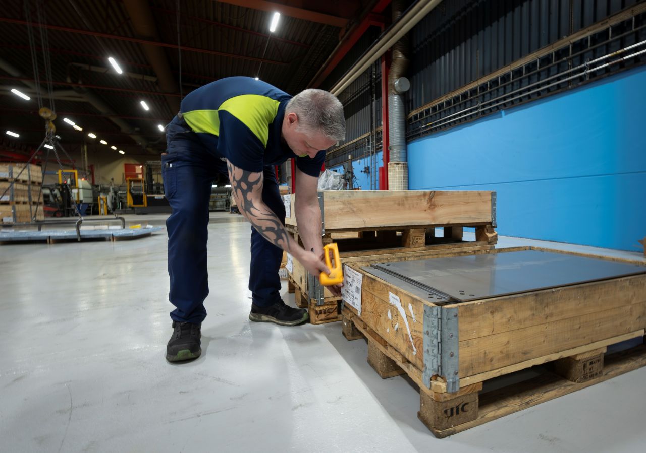 Parts workflow painting delivery