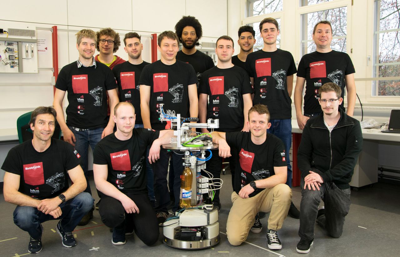 RoboCup_Team_2019bear.-web.jpg