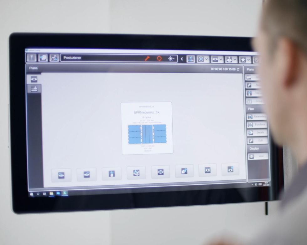 ByTrans Modular loading and unloading automation solution for laser system: Touchscreen