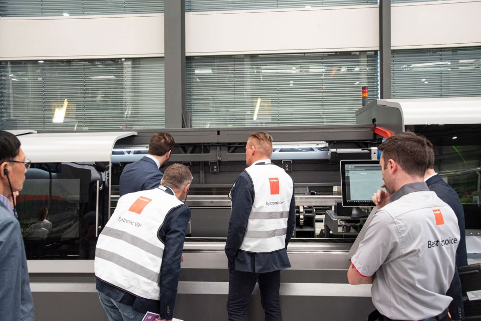 Innovative tube processing: With the ByTube 130, Bystronic has launched a new fiber laser cutting system for tube processing.