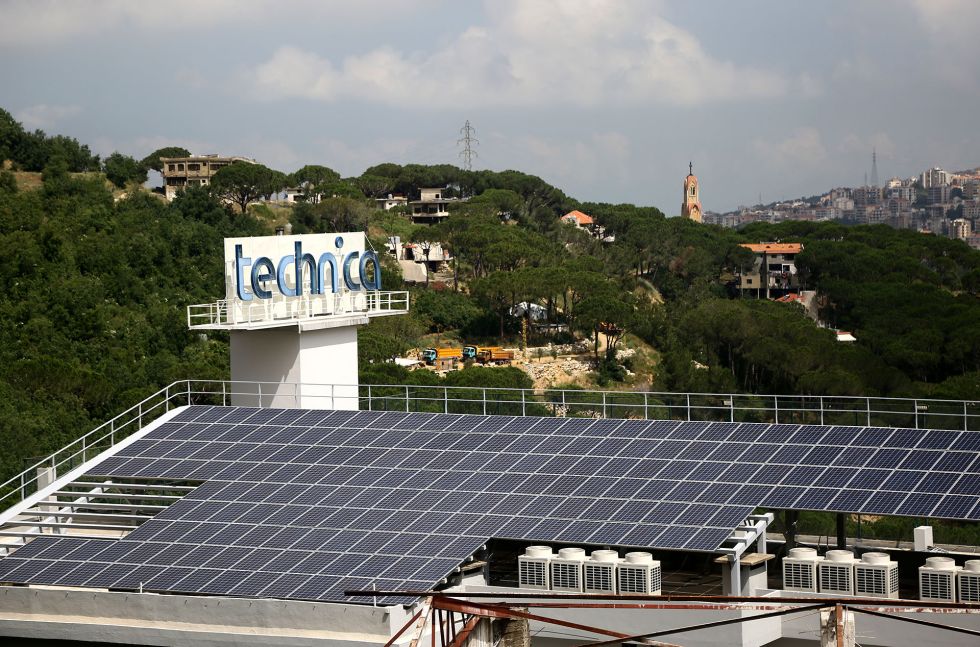 Technica est implantée dans la ville de Bikfaya au Liban. L’entreprise évolue aussi avec époque, en effet, le toit de l’usine est entièrement recouvert de panneaux solaires.
